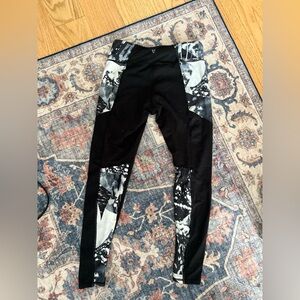 Betsey Johnson Black and White Patterned Leggings